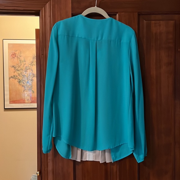 Turquoise cream and tan blouse - Picture 4 of 5